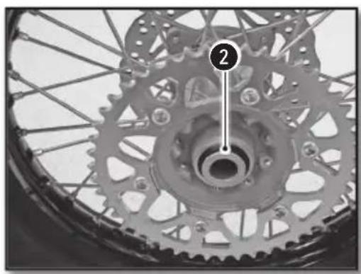 Sherco 300 SER (2017) - REINSTALLING THE REAR WHEEL - 2