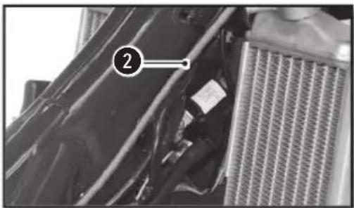 Sherco 300 SER (2017) - MONTAJE DEL DEPOSITO DE GASOLINA - 2