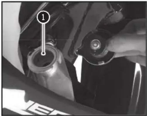 Sherco 300 SER (2017) - CONTROL DE NIVEL DE LÍQUIDO DE REFRIGERACION - 1