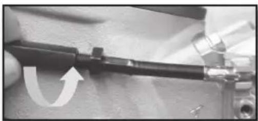 Sherco 300 SER (2017) - AJUSTE LA TENSION DEL CABLE DE VALVULAS - 3