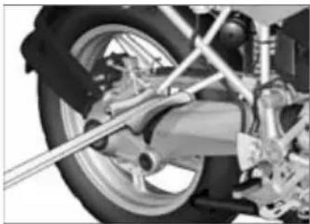 BMW R 1200 GS (2009) - モーターサイクルを搬送 用に固定する - 3