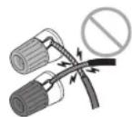 YAMAHA HTR3071 - Précautions relatives au raccordement des câbles d'enceinte - 2