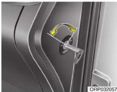 KIA Carens (2015) - (Suite) - 1