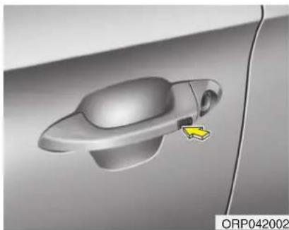 KIA Carens (2015) - Verrouillage des portes depuis l'extérieur du véhicule - 1