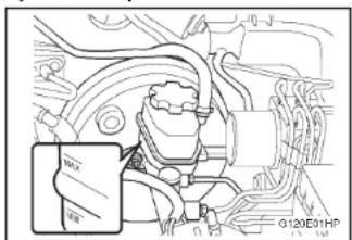 HYUNDAI Terracan (2003) - Pour vérifier le niveau du liquide - 1