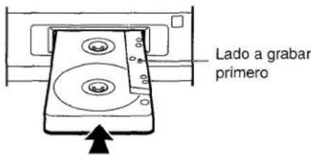 AIWA XRM88 - Cargue la cinta a grabar en la platina. - 1