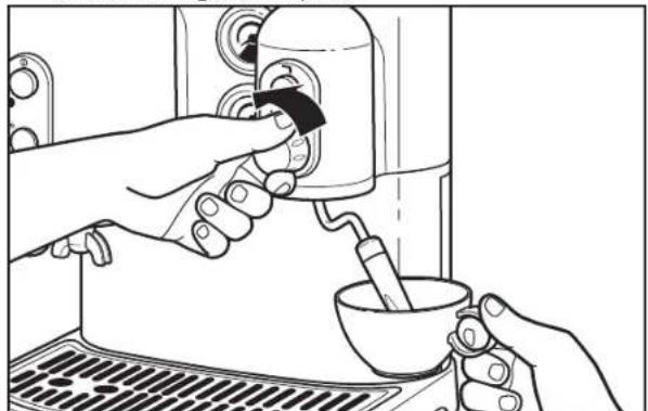 KITCHENAID Artisan 5KES2103EOB - Podgrzewanie i spienianie mleka - 1