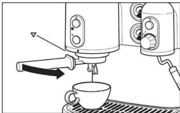 KITCHENAID Artisan 5KES2103EOB - Espresso valmistaminen - 2