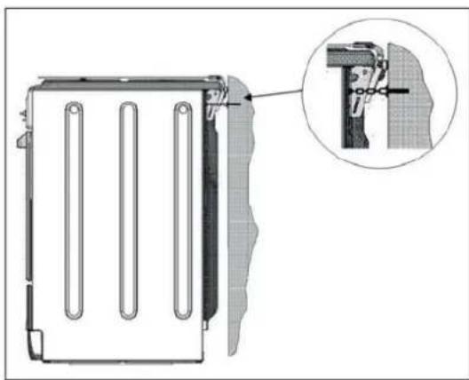 INDESIT I6VMC6A(W)GR - Collegamento del cavo di alimentazione alla corrente elettrica - 1