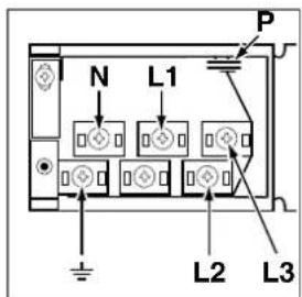 INDESIT I6VMC6A(W)GR - Die Steckbrücken sind werksseitig auf 230 V Einzelphase eingerichtet (siehe Abbildung). - 2