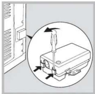 INDESIT I6VMC6A(W)GR - Montage du cordon d'alimentation - 1