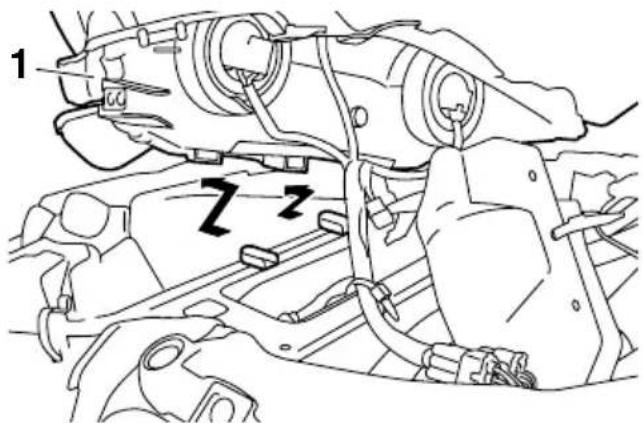 YAMAHA APEX XTX (2011) - Remplacement d'une ampoule de phare - 2