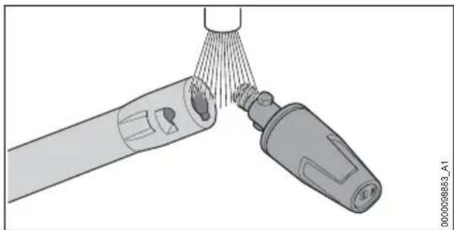 STIHL RE 150 - Mondstukken en spuitlans reinigen - 1