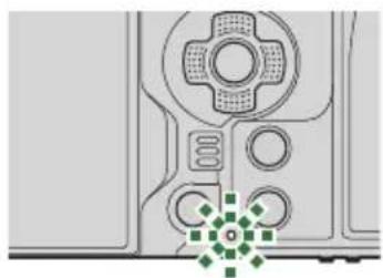 OM SYSTEM OM1 Mark II - Chargement de la batterie à l'aide de l'adaptateur USB-AC - 2
