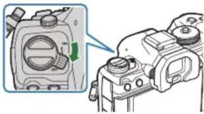 OM SYSTEM OM1 Mark II - Fixation d'un objectif sur l'ordinateil photo - 1