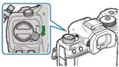 OM SYSTEM OM1 Mark II - Insertion de la carte - 1