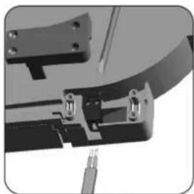 RADEMACHER RolloTron Comfort DuoFern 1800 - Des cables endommages peuvent provoquer un court-circuit. - 2