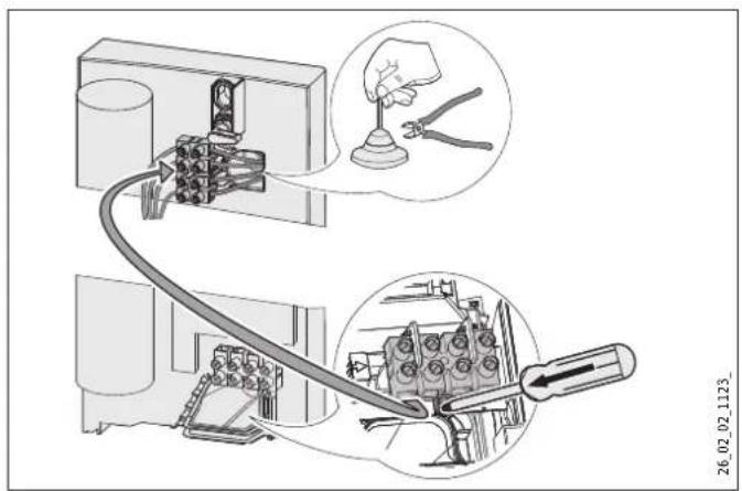 STIEBEL ELTRON DHBE 18 SLi electronic - Raccordement électrique par le haut en installation encastrée - 1