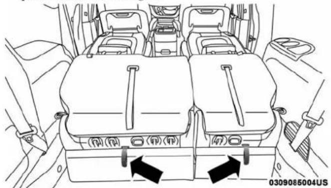 Chrysler Pacifica (2018) - Siègesrabattablesmanuellementdetroisième rangée—selonl'équipement - 1