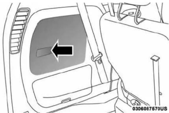 Chrysler Pacifica (2018) - Rangement de la trousse d'entretien des pneus - 1