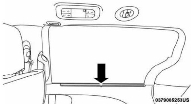 Chrysler Pacifica (2018) - Pare-soleil-selonl'équipement - 1