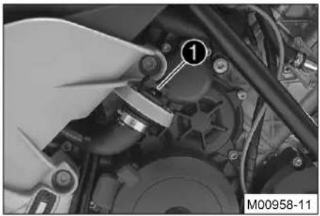 KTM 1050 Adventure (2015) - エンジンで行うサービス作業 - 1