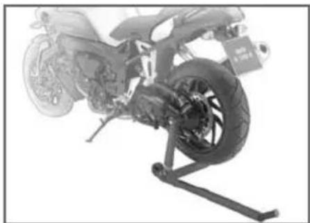 BMW K 1200 R (2007) - リヤホイールスタンドを取り付ける - 4