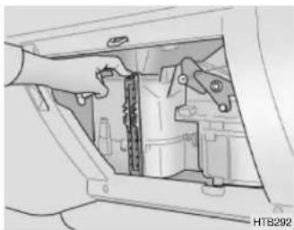 HYUNDAI Getz (2002) - CHANGEMENT DU FILTRE A AIR (à l'avant de l'évaporateur) (Si installé) - 5