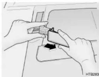 HYUNDAI Getz (2002) - Feu du coffre à bagages (Si installé) - 2