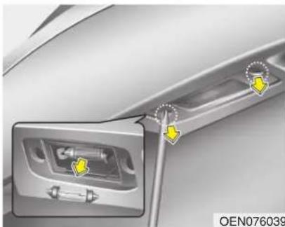 HYUNDAI Veracruz (2011) - Remplacement d'un feu stop surélevé - 1