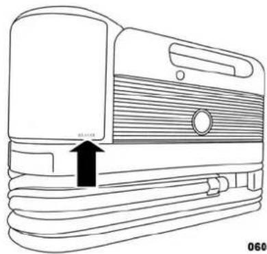 DODGE Challenger SRT (2018) - Précautions relatives àl'utilisationdelatrousse d'entretiendespneus - 1
