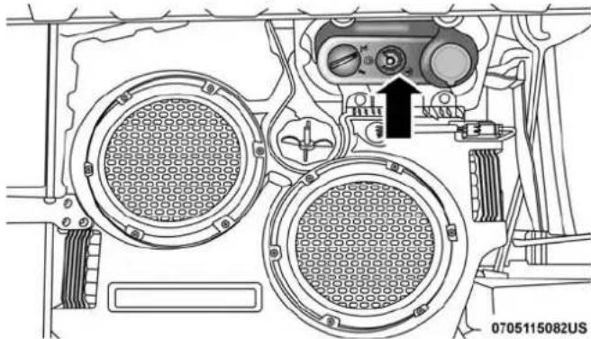 DODGE Challenger SRT (2018) - Emplacementdelatroussed'entretiendespneus - 1