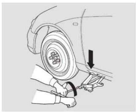 Honda Civic Hatchback (2005) - Changement d'un pneu creve - 4