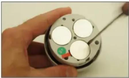 Profile PSE514 - AUSWECHSELN DER BATTERIE - 1