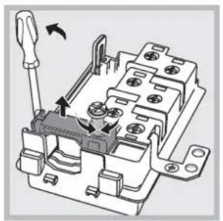 INDESIT IFG 51 K.A - Montage du cable d'alimentation - 2