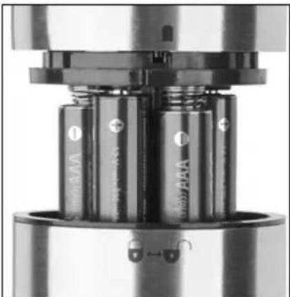 QUIGG GTSPM04 - Insérer / replacer les piles - 2