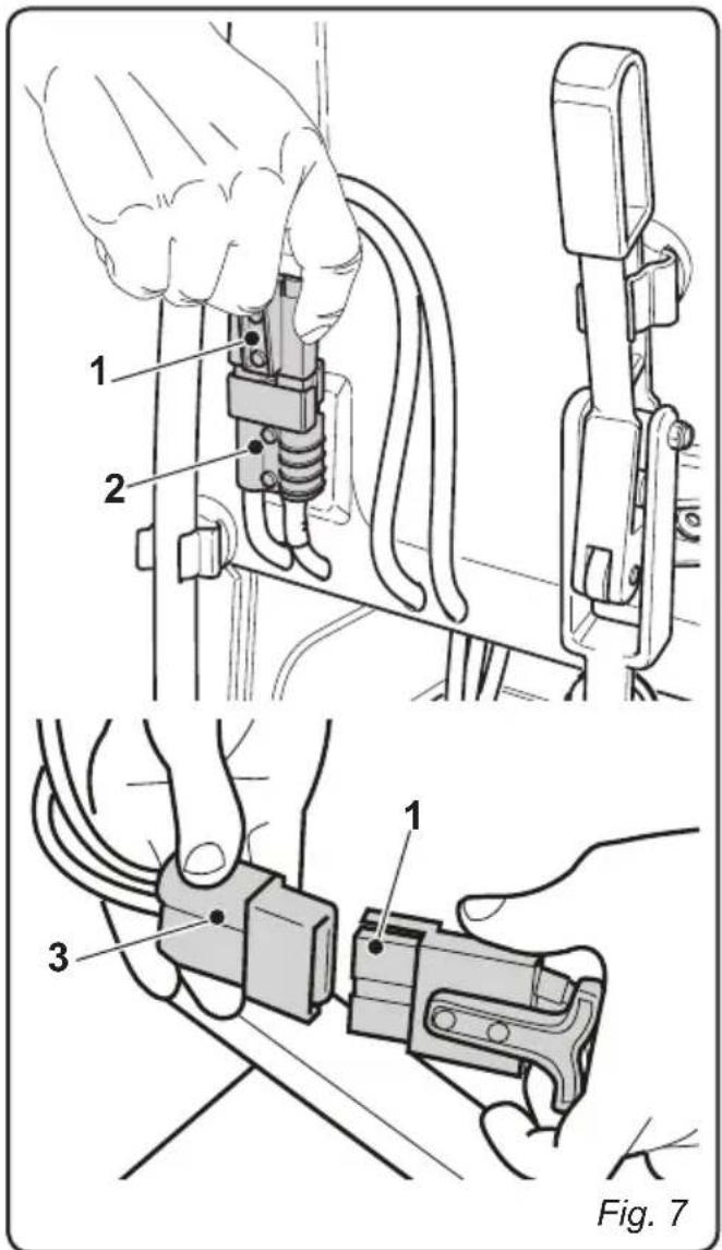 Ghibli S1 45M55 - 4.1.b - Carica della batteria tramite caricabatterie esterno (Fig. 7) - 1