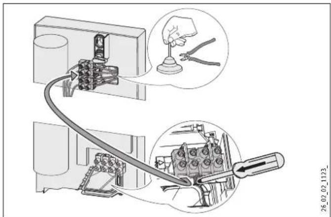 STIEBEL ELTRON DHBE 13 SLi electronic - Elektrická přípojka nahoře pod omítkou - 1