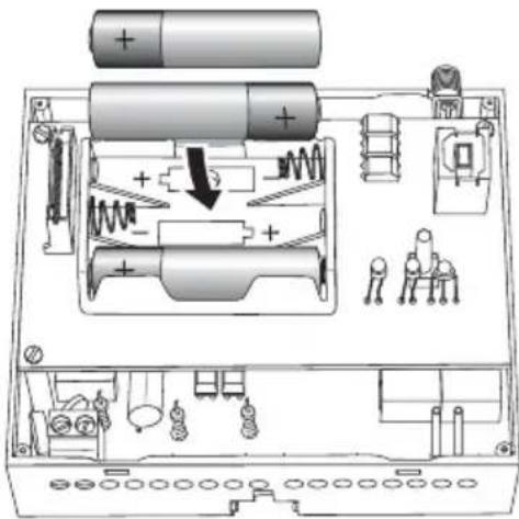Gewiss GW90815 - INSERTING THE BATTERIES - 2