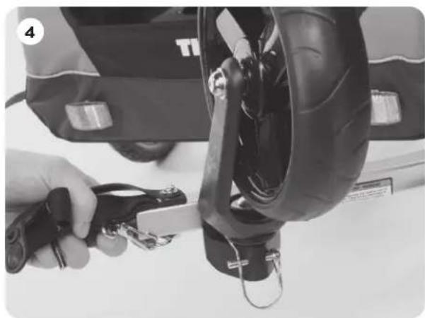 THULE Coaster Bicycle Trailer - EINSTELLEN DER DEICHSEL ZUM SPAZIERENGEHEN - 6