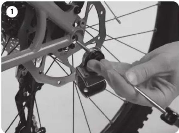 THULE Coaster Bicycle Trailer - WARNING - 1