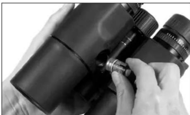 LEICA Geovid 42 BRF - Colocacion y cambio de la pila - 1