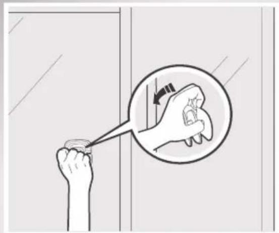 ECOVACS WINBOT 850 - Retirez le tampon de sécurité. - 1