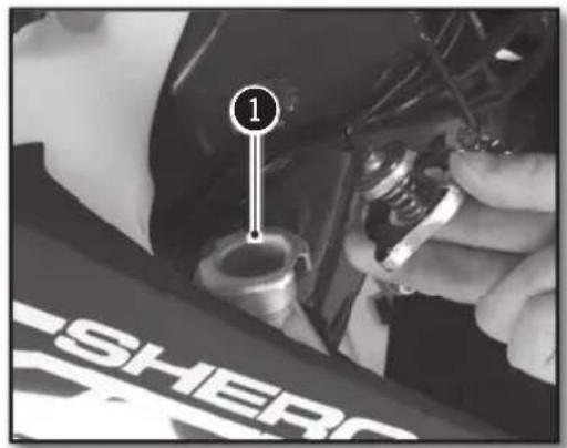 Sherco 125 SER (2018) - VACIADO DEL LÍQUIDO DE REFRIGERACION - 1