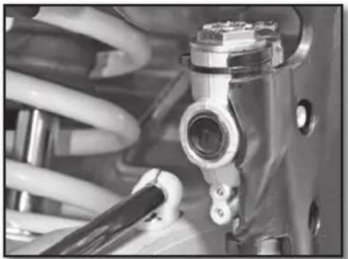 Sherco 125 SER (2018) - CONTROL DE NIVEL DE LÍQUIDO FRENO TRASERO - 1