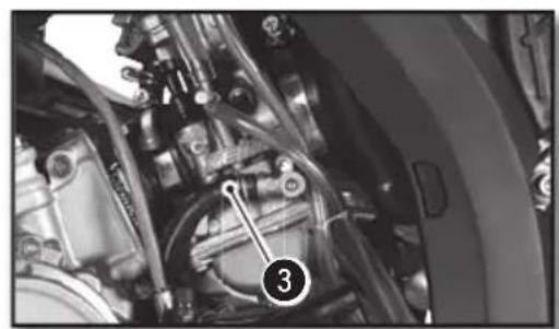 Sherco 125 SER (2018) - REINSTALLING THE FUEL TANK - 3