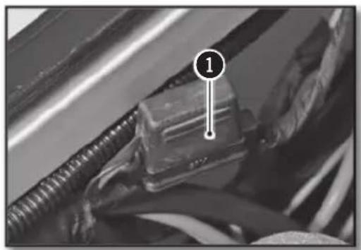 Sherco 125 SER (2018) - REPLACING THE FUSE FOR THE LIGHTS (125 SE/R) - 1