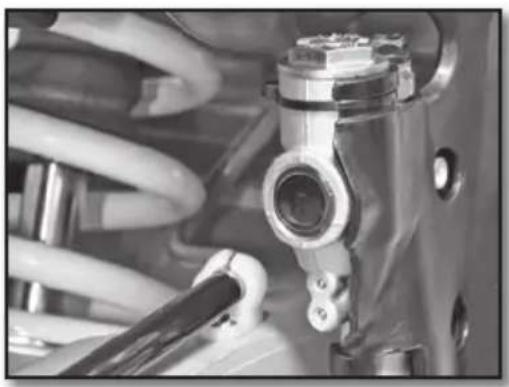 Sherco 125 SER (2018) - CONTRÔLÉ DU Niveau DE LIQUIDE FREIN ARRÊIRE - 1