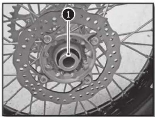 Sherco 125 SER (2018) - REINSTALLING THE REAR WHEEL - 1