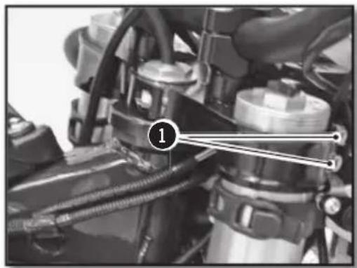 Sherco 250 SER (2017) - Réglage du JEU des roulements de direction - 2